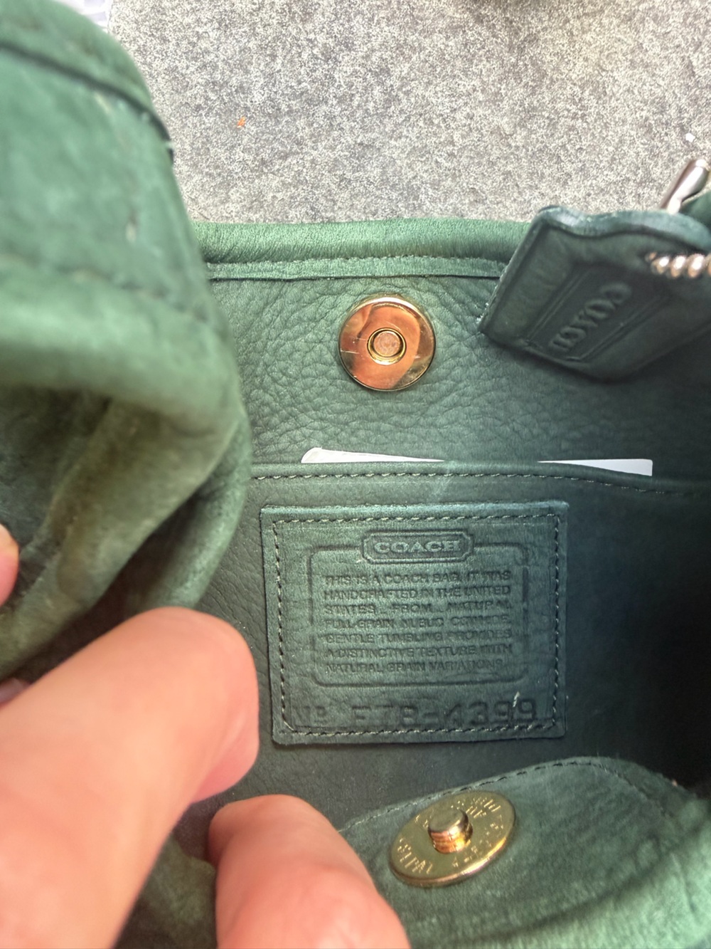 Magnificent vintage Coach Nubuc Shoulder Bag in rare Spruce Green - Picture 6 of 8
